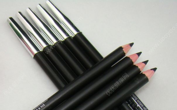 眼線筆和眼線液哪個好？眼線液和眼線筆哪個好用？(3)