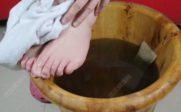 冬天用艾葉泡腳好嗎？冬天泡腳要註意什麼？(2)